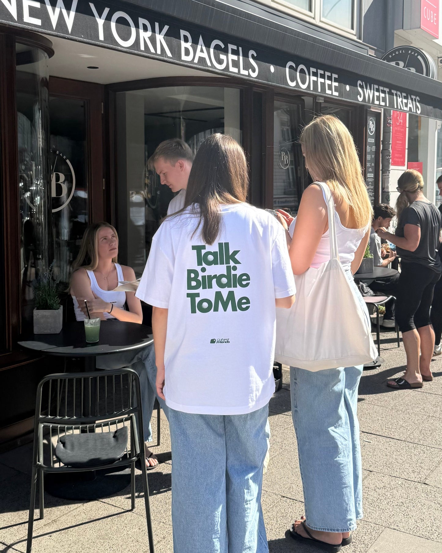 T-SHIRT "TALK BIRDIE TO ME"